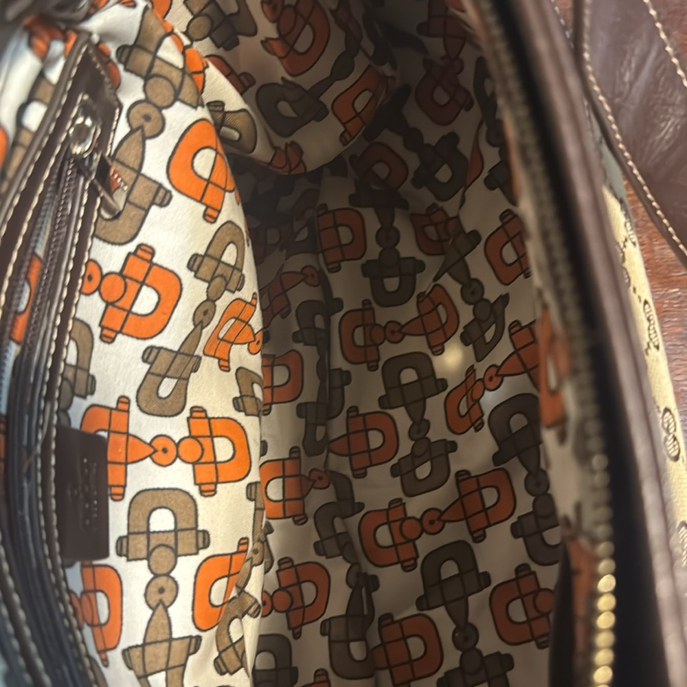 Gucci Purse - closet clean out - Picture 4 of 9